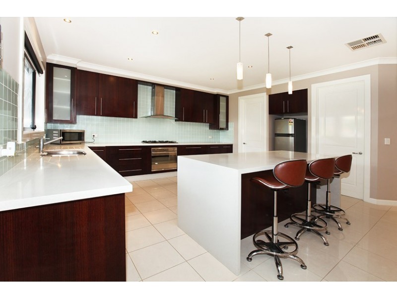 36 Fraserburgh Crescent, Greenvale VIC 3059