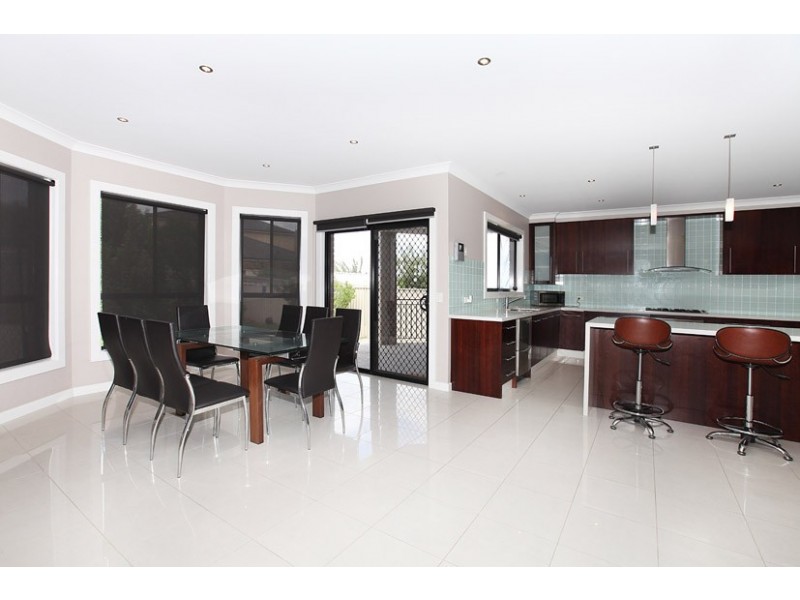 36 Fraserburgh Crescent, Greenvale VIC 3059
