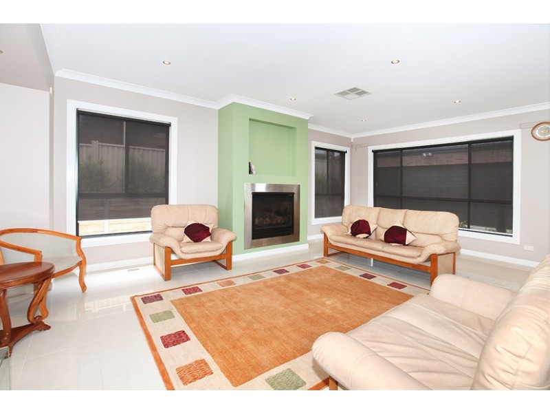 36 Fraserburgh Crescent, Greenvale VIC 3059