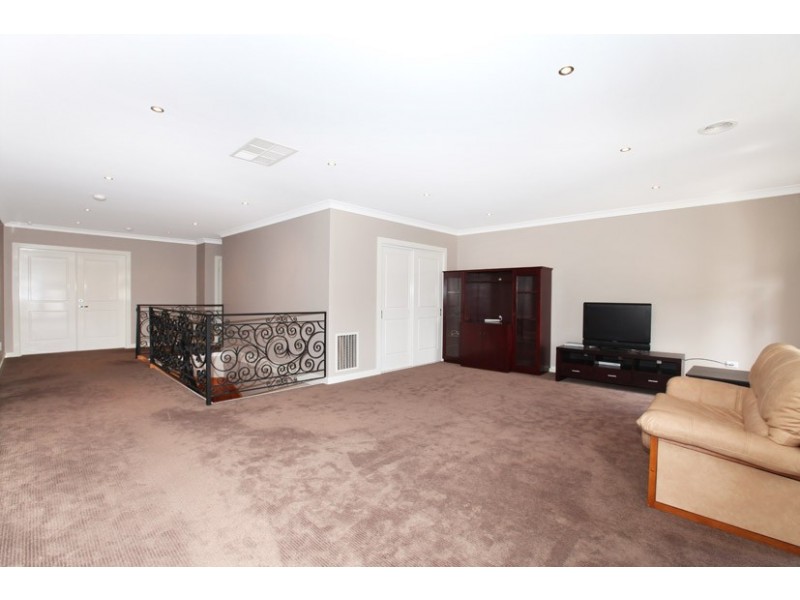 36 Fraserburgh Crescent, Greenvale VIC 3059