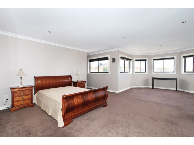 36 Fraserburgh Crescent, Greenvale VIC 3059