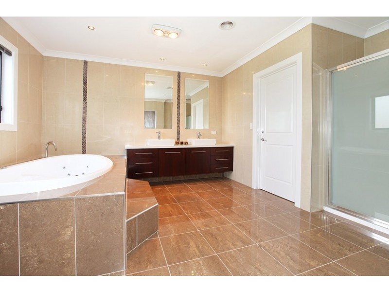 36 Fraserburgh Crescent, Greenvale VIC 3059