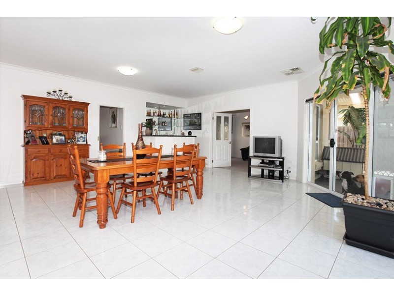 6 MacMillan Avenue, Greenvale VIC 3059