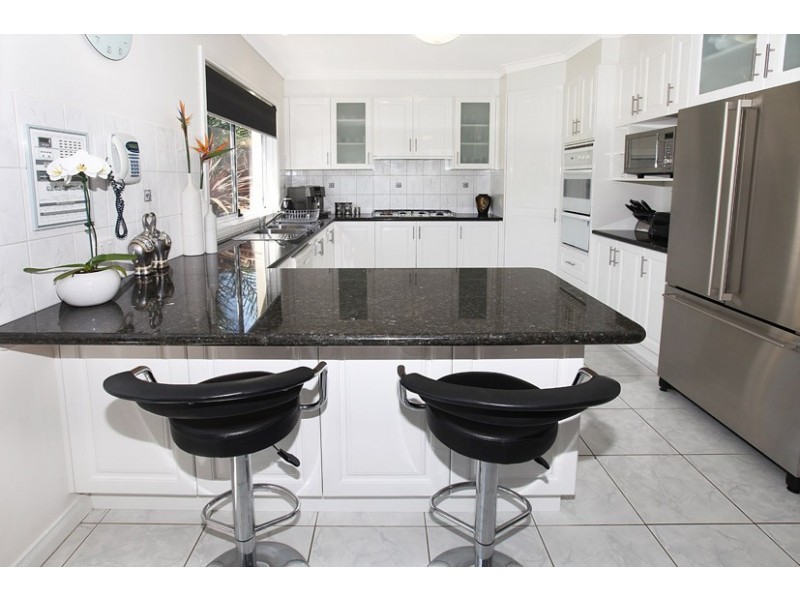 6 MacMillan Avenue, Greenvale VIC 3059