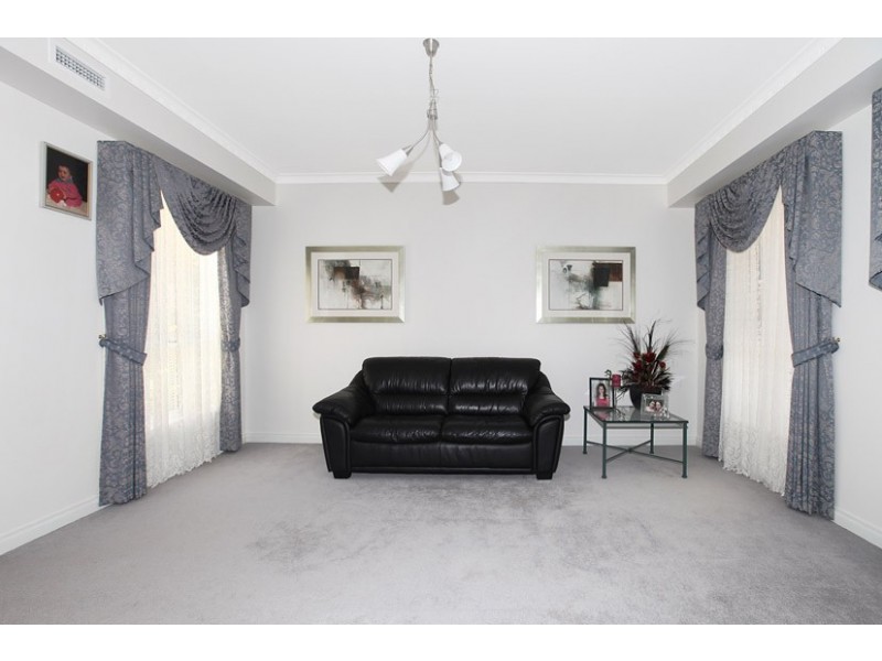 6 MacMillan Avenue, Greenvale VIC 3059