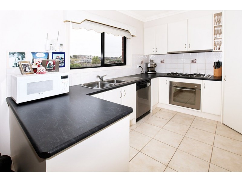 3/50 Kirkham Drive, Greenvale VIC 3059