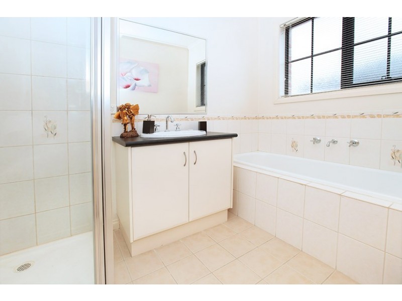 3/50 Kirkham Drive, Greenvale VIC 3059