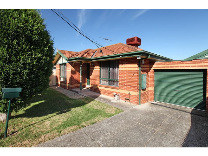 1C Grevillia Road, Oak Park VIC 3046
