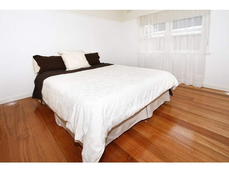 1/9 Sylvester Street, Oak Park VIC 3046