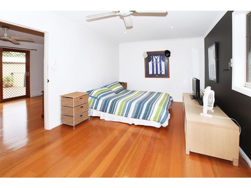 28 Katrina Drive, Gladstone Park VIC 3043