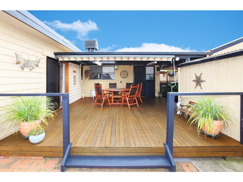 28 Katrina Drive, Gladstone Park VIC 3043