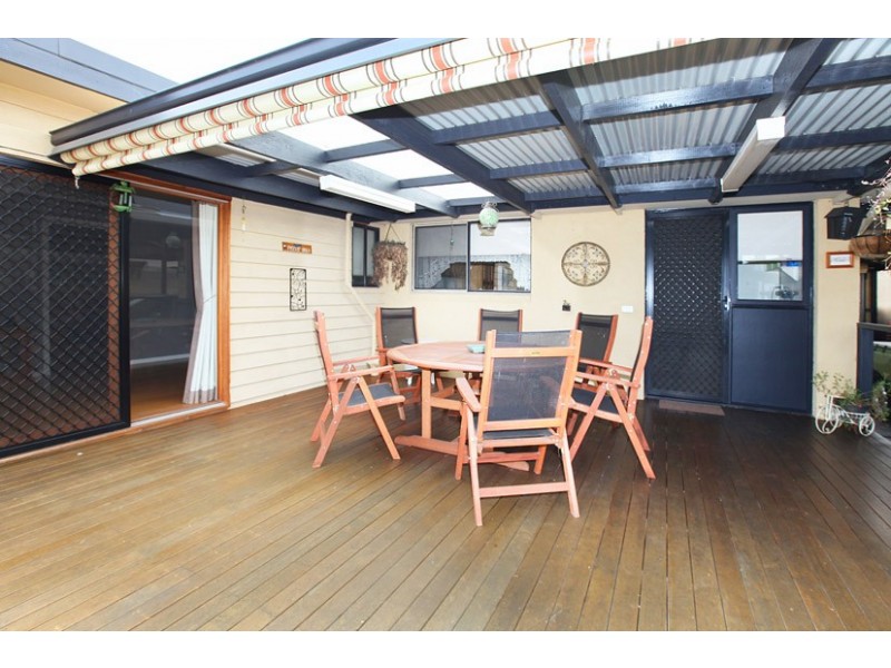 28 Katrina Drive, Gladstone Park VIC 3043