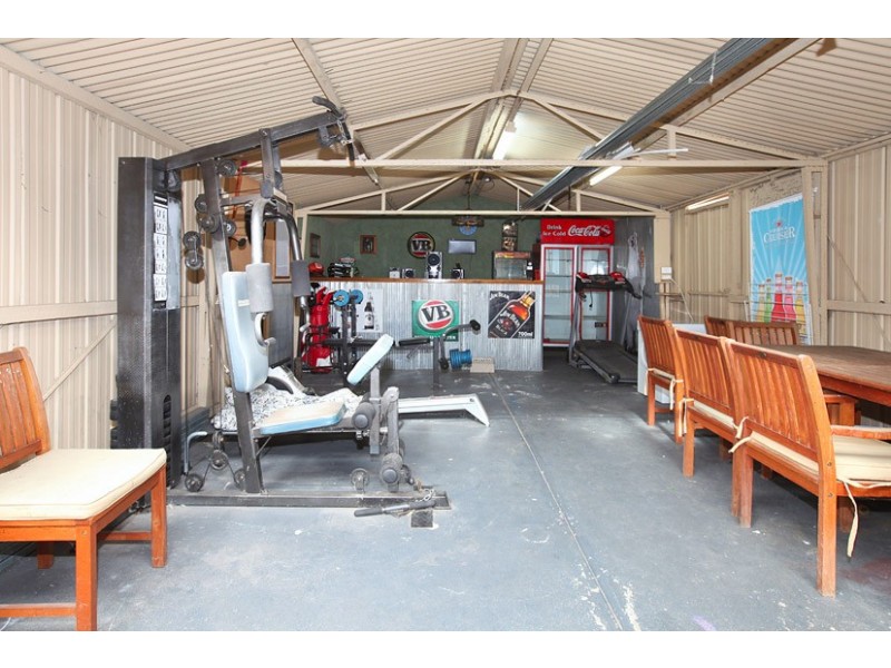 28 Katrina Drive, Gladstone Park VIC 3043