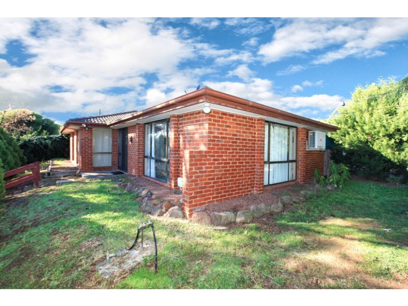 67 Harricks Crescent, Attwood VIC 3049