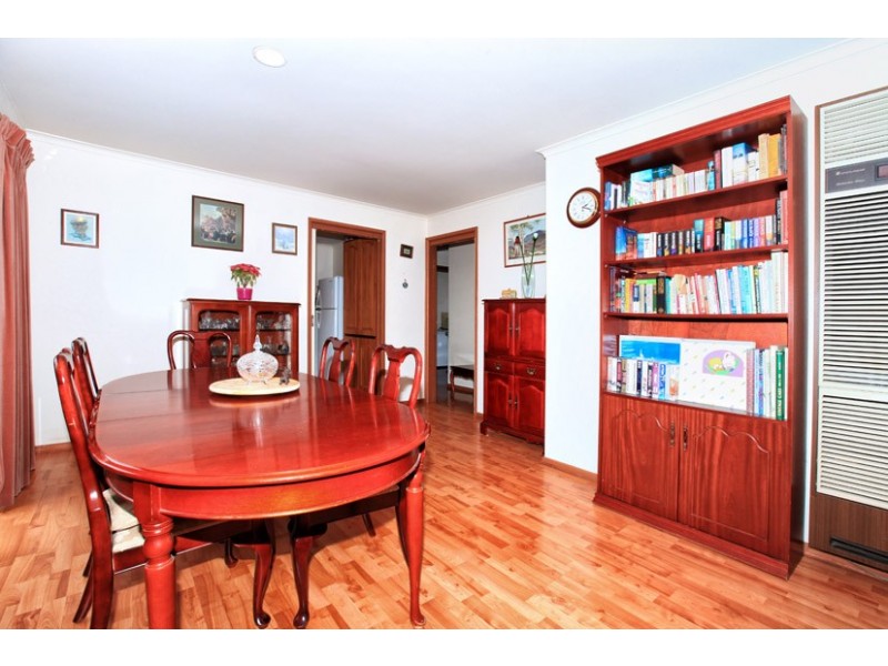 27 Hornsby Avenue, Westmeadows VIC 3049