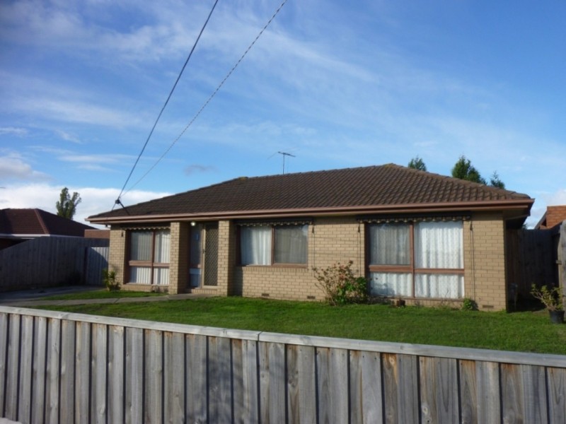 8 Redesdale Street, Meadow Heights VIC 3048