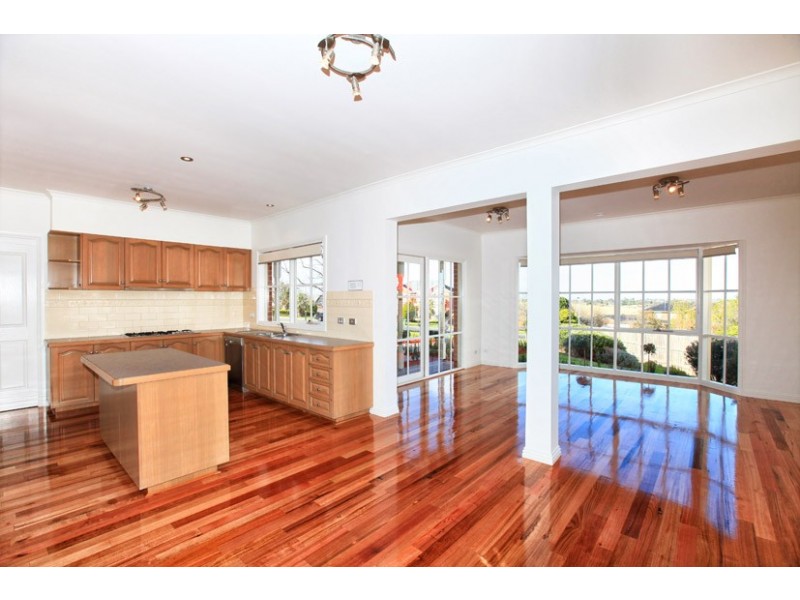 91 Normanby Drive, Greenvale VIC 3059