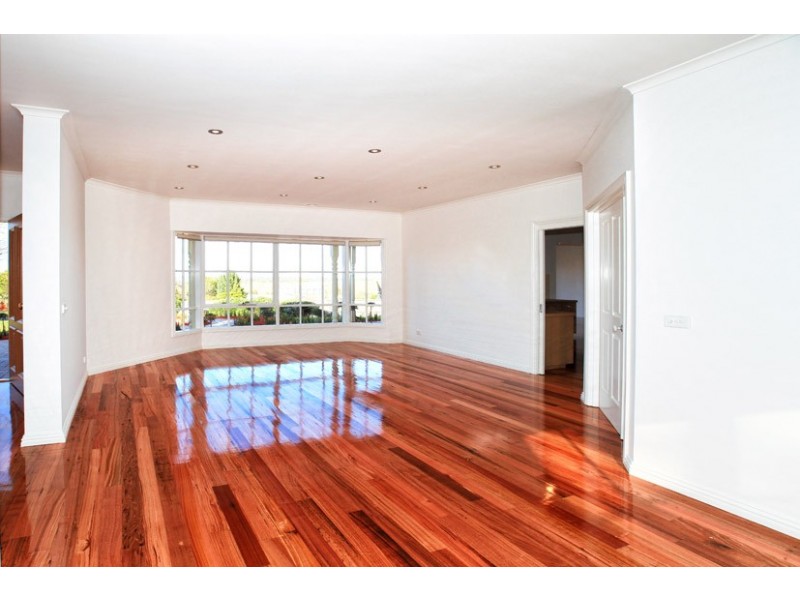 91 Normanby Drive, Greenvale VIC 3059