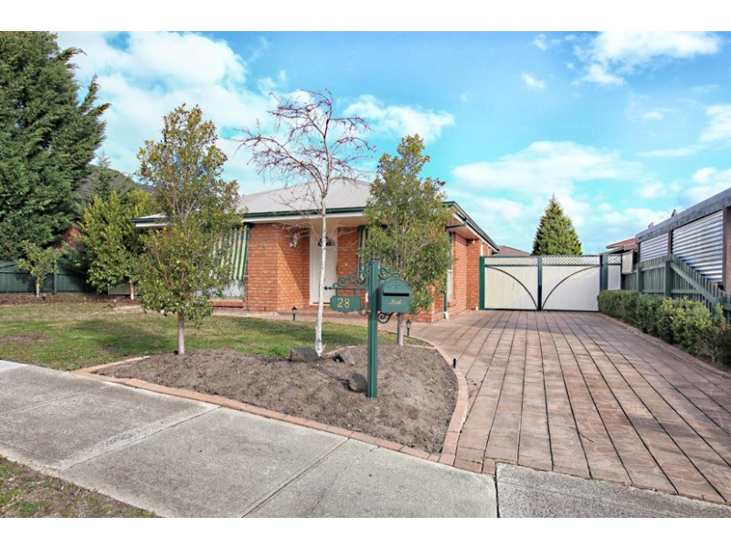 28 Bicentennial Crescent, Meadow Heights VIC 3048