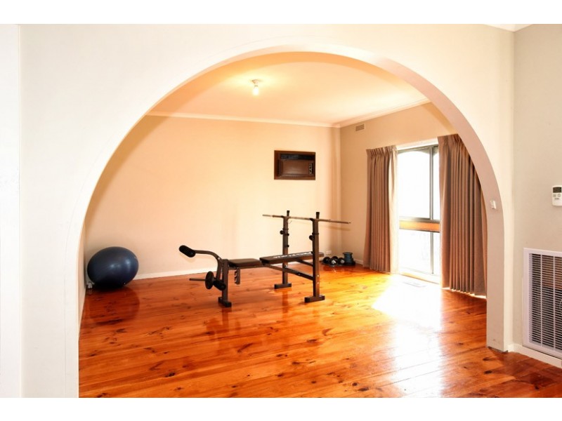 76 Bamford Avenue, Westmeadows VIC 3049