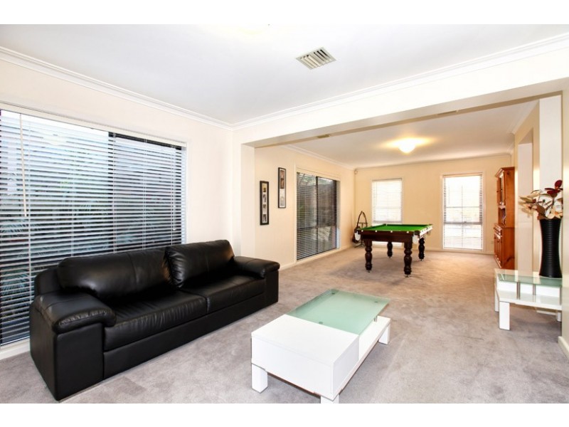 12 Kircaldy Court, Greenvale VIC 3059