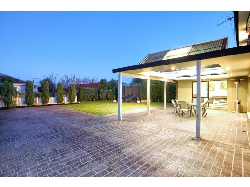12 Kircaldy Court, Greenvale VIC 3059