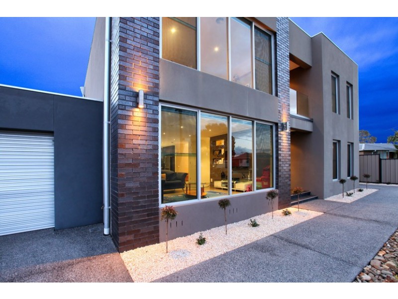 9 Allenby Place, Gladstone Park VIC 3043