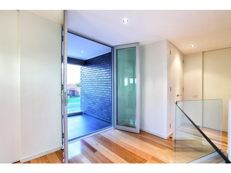 9 Allenby Place, Gladstone Park VIC 3043