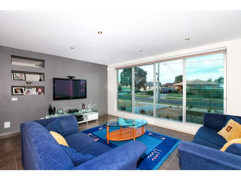 9 Allenby Place, Gladstone Park VIC 3043