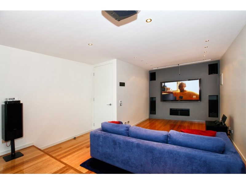 9 Allenby Place, Gladstone Park VIC 3043