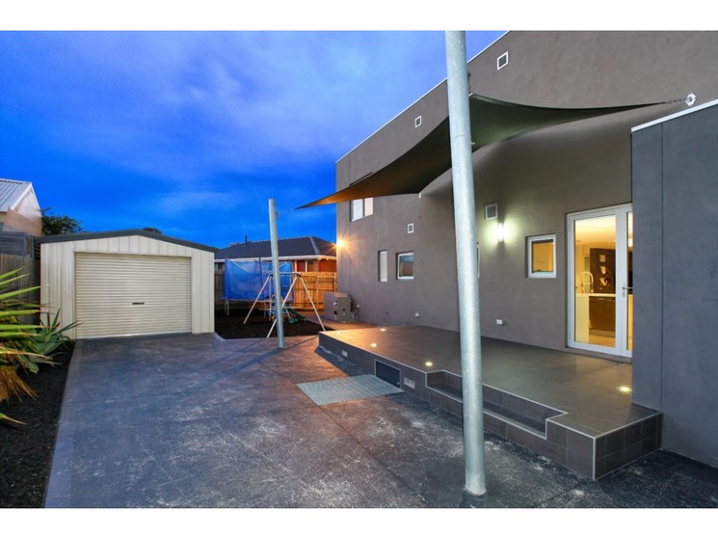 9 Allenby Place, Gladstone Park VIC 3043