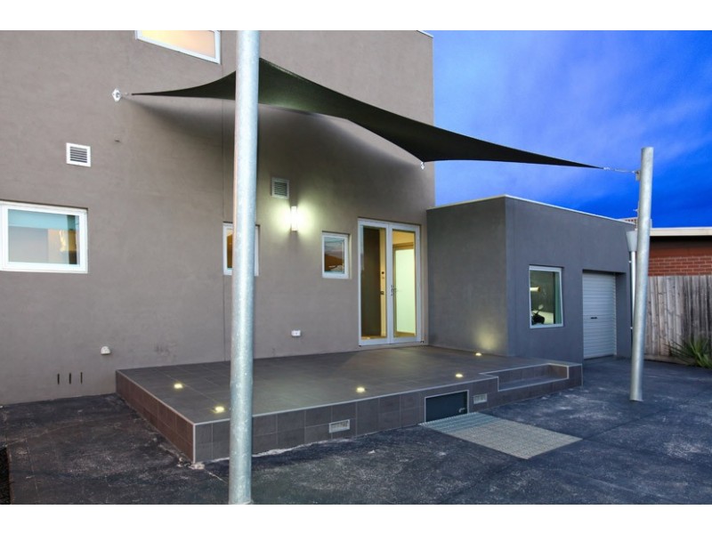 9 Allenby Place, Gladstone Park VIC 3043