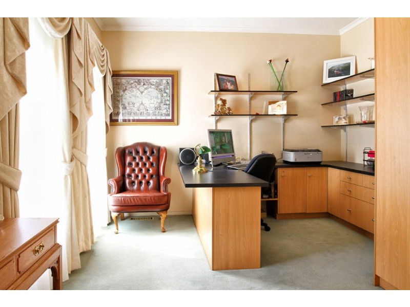 4 Glenmore Place, Greenvale VIC 3059