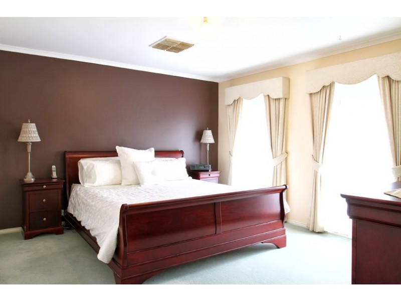 4 Glenmore Place, Greenvale VIC 3059