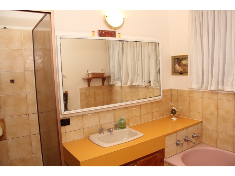 5 Sutton Close, Gladstone Park VIC 3043