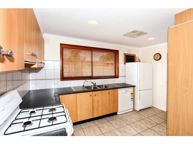10 Trollaby Close, Gladstone Park VIC 3043