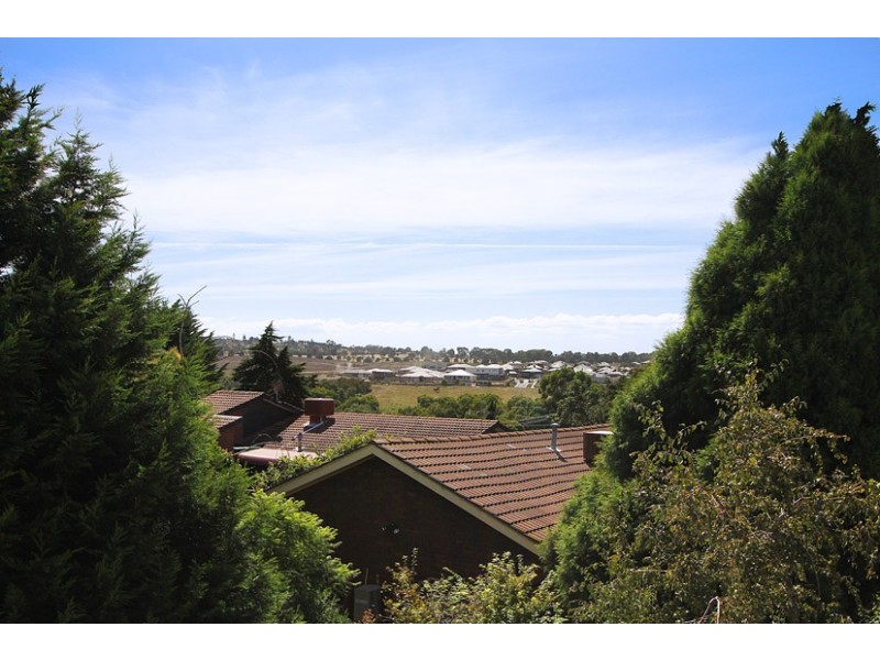 64 Bamford Avenue, Westmeadows VIC 3049