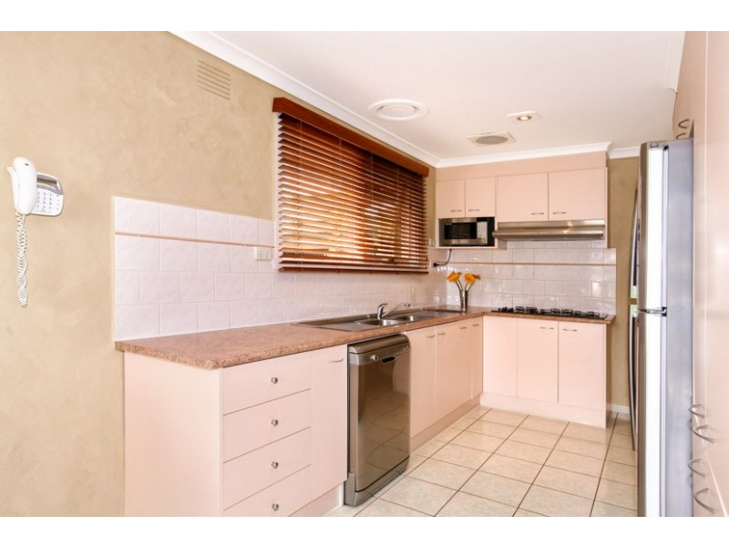 5 Koonalda Road, Gladstone Park VIC 3043