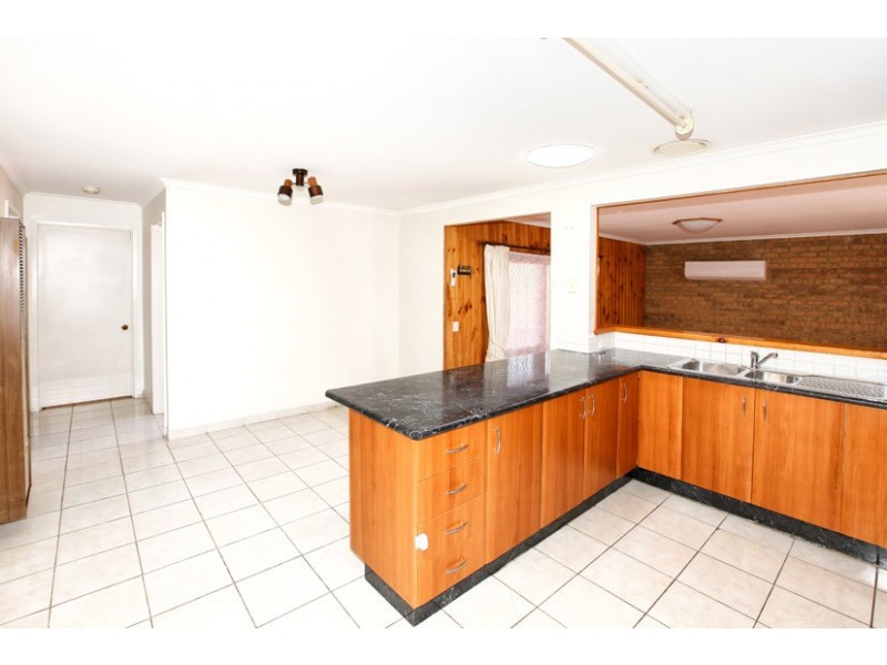 5 Joel Place, Gladstone Park VIC 3043