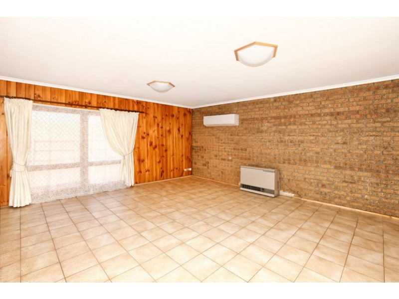 5 Joel Place, Gladstone Park VIC 3043