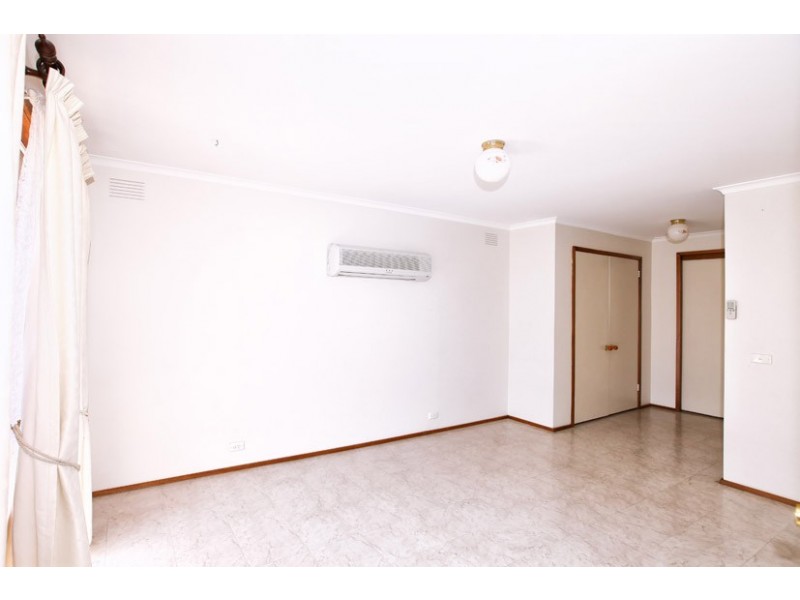 5 Joel Place, Gladstone Park VIC 3043