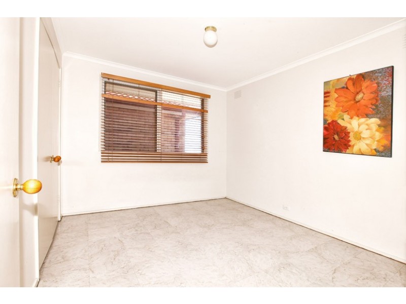 5 Joel Place, Gladstone Park VIC 3043