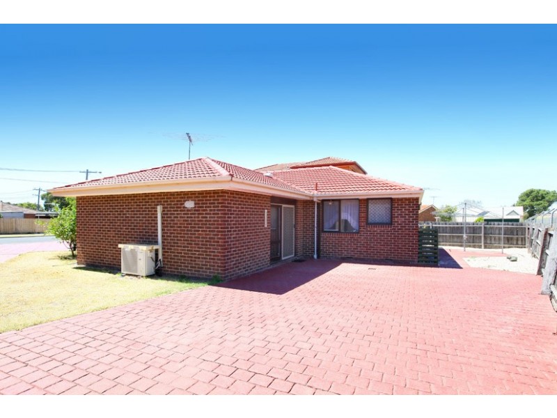 5 Joel Place, Gladstone Park VIC 3043