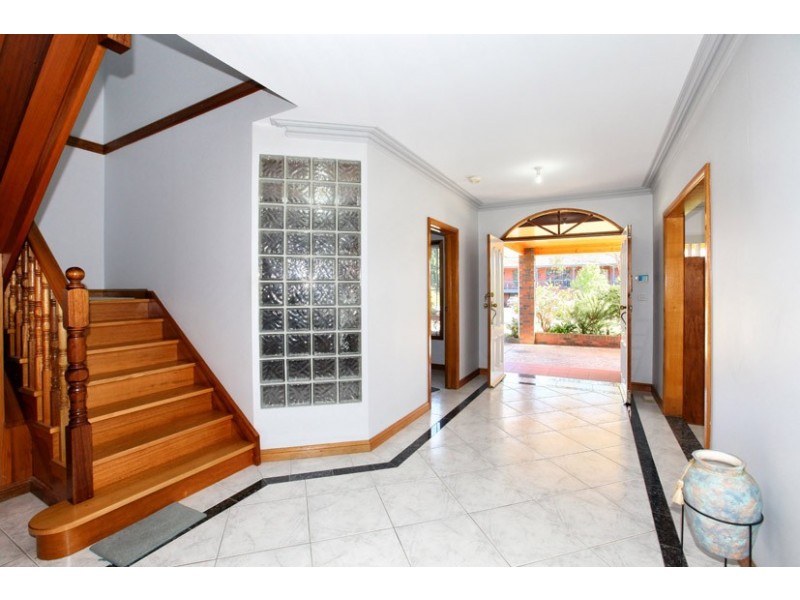 9 Berwick Place, Greenvale VIC 3059