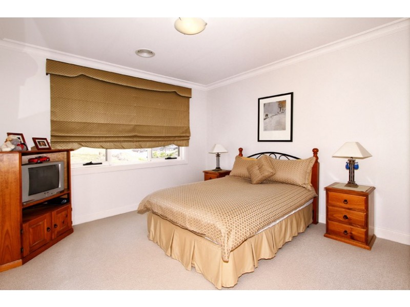 9 Linlithgow Way, Greenvale VIC 3059