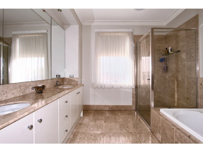 9 Linlithgow Way, Greenvale VIC 3059