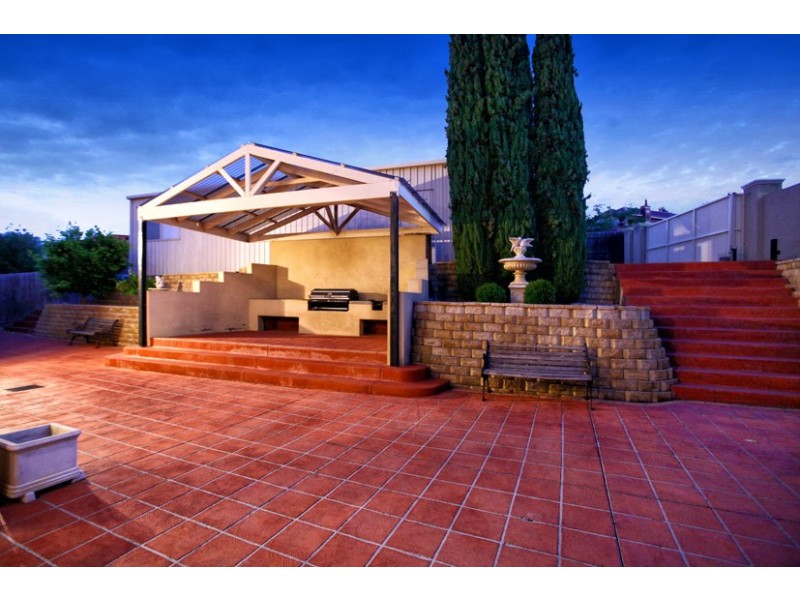 9 Linlithgow Way, Greenvale VIC 3059