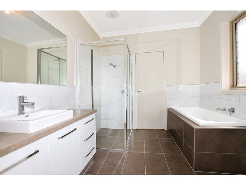 1, 3 and 4/199 Greenvale Drive, Greenvale VIC 3059