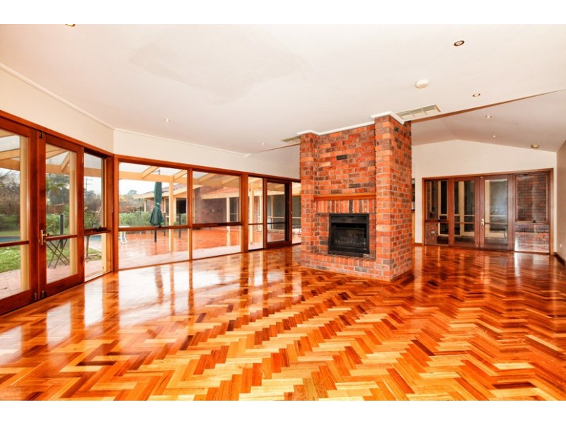 7 Elphinstone Boulevard, Greenvale VIC 3059