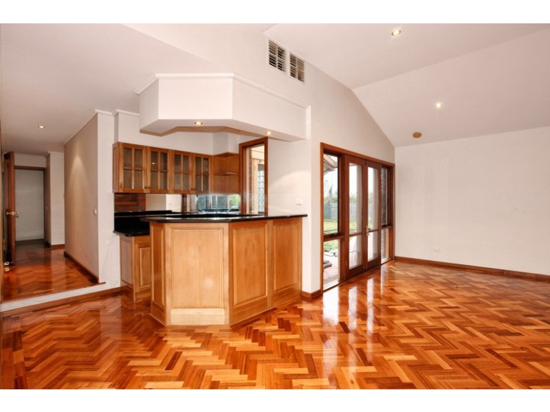 7 Elphinstone Boulevard, Greenvale VIC 3059